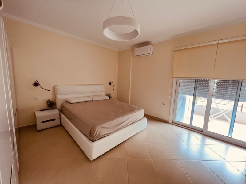 Shitet apartament 2+1+2 Lungomare, Vlore. thumbnail 5