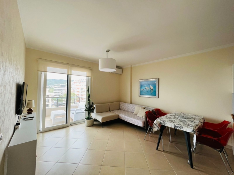Shitet apartament 2+1+2 Lungomare, Vlore. thumbnail 2