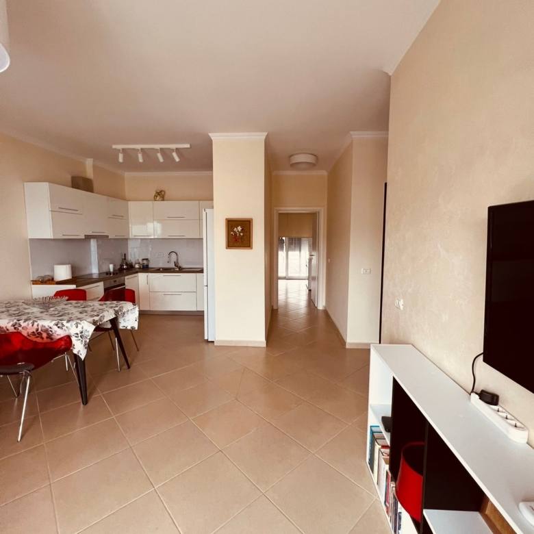 Shitet apartament 2+1+2 Lungomare, Vlore. thumbnail 3
