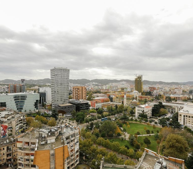 Apartament 3+1 me Qera, Qender sheshi Skenderbej
