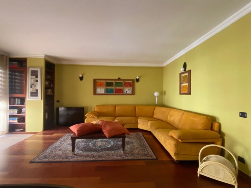 APARTAMENT 2+1 ME QERA, HOXHA TAHSIM.
