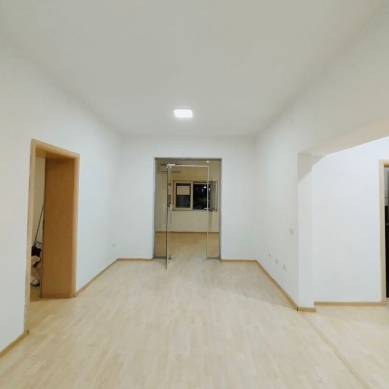Jepet Apartament per Qera 3+1+2,Qendër