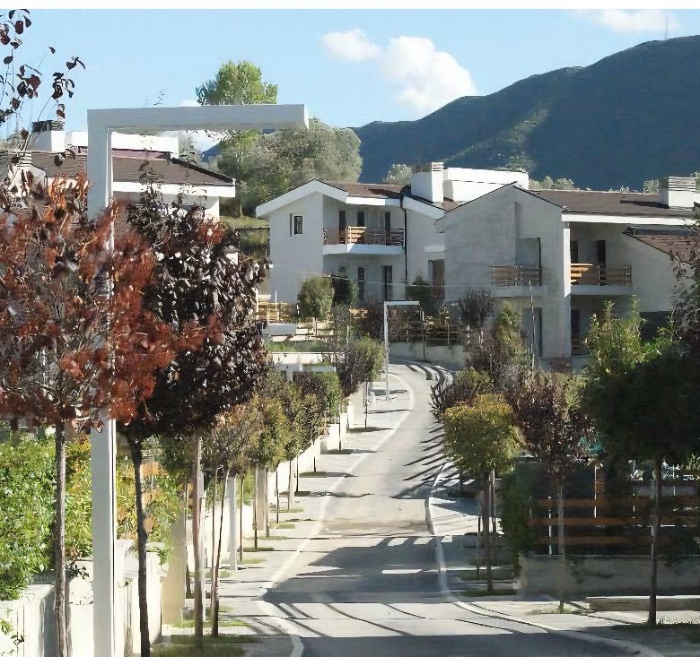Shitet Vile individuale Long Hill Residence, prane TEG thumbnail 2