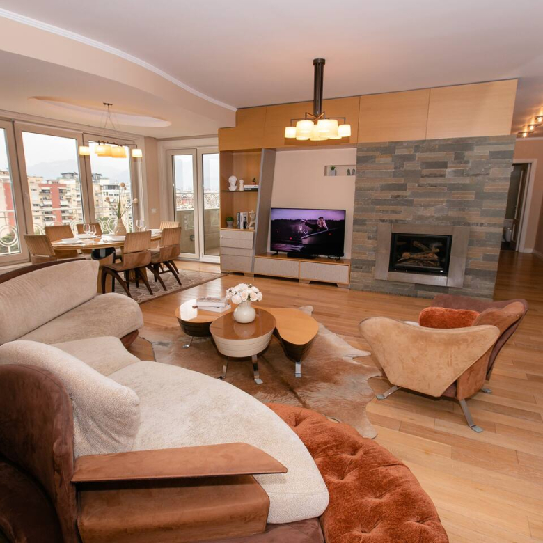 Jepet me qira super apartament 3+1+2 Stadiumi Air Albania.