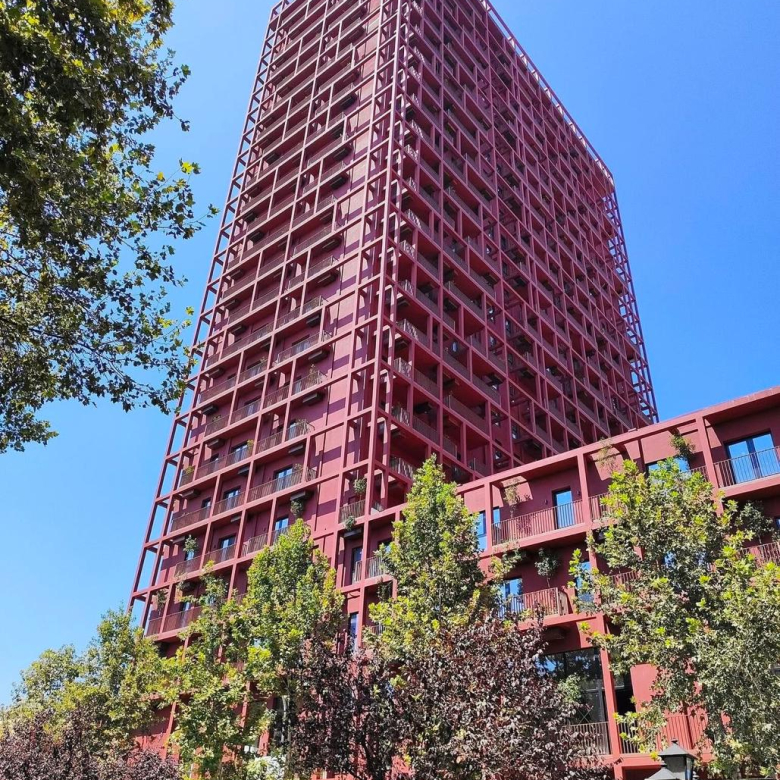 Jepet me qera ambient biznesi Rezidenca Tirana Garden Building, Rruga e Kavajes, 21 Dhjetori.