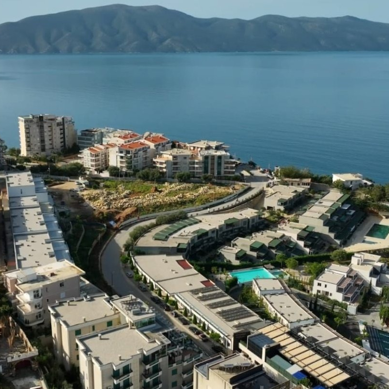 Shitet apartament 1+1, prane Marina Bay, Vlore.