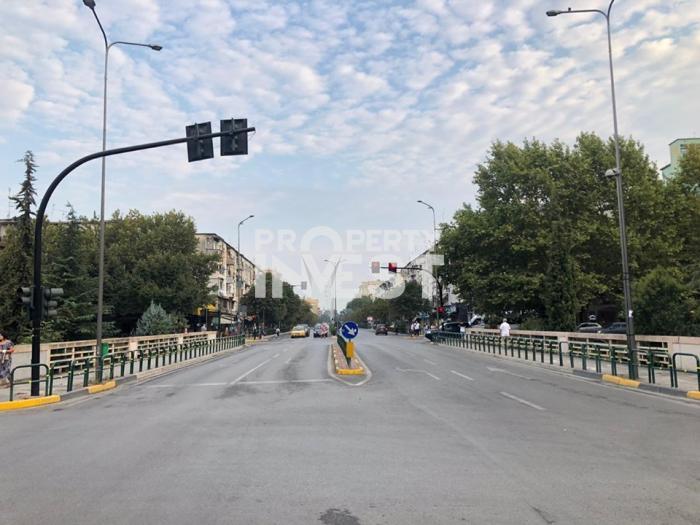 Shitet ambient biznesi, Vasil Shanto.