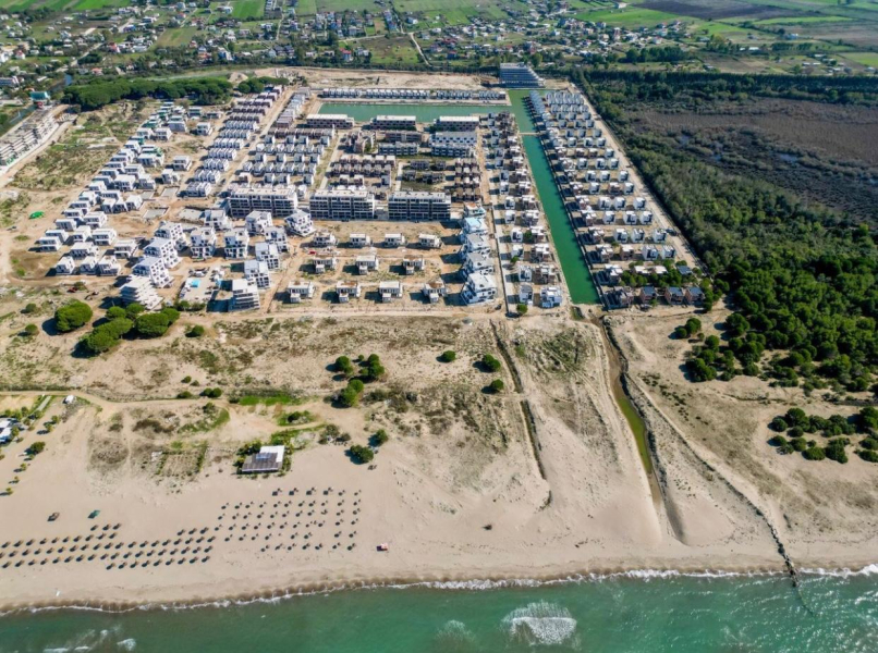 Shitet vile Kompleksi Turquoise Marina, Gjiri i Lalezit.