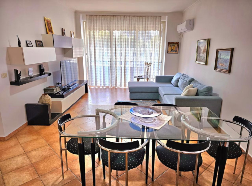 Jepet me qera super apartament 2+1+2 rruga Elbasanit, prane RTSH