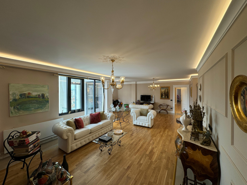Shitet super apartament, Rruga e Dibres.