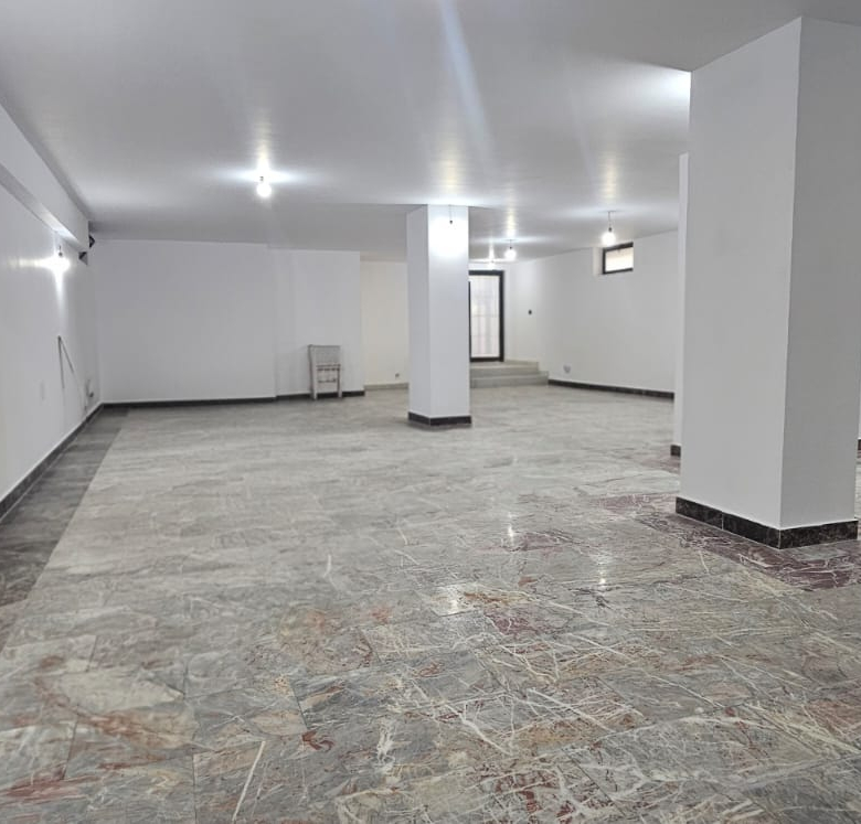 Ambient openspace me Qera ne Bllok, rruga Sami Frasheri
