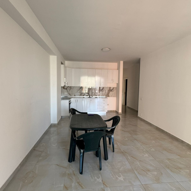 Jepet me qira apartament 2+1+2 te ASL, pranë Spitaleve