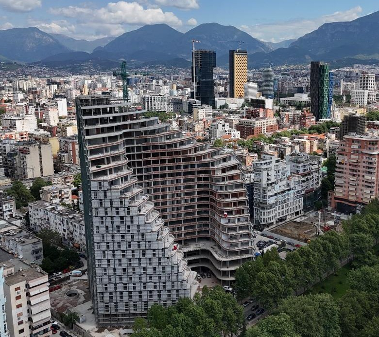 Ekspozita Building, shitet Post Parkimi thumbnail 2