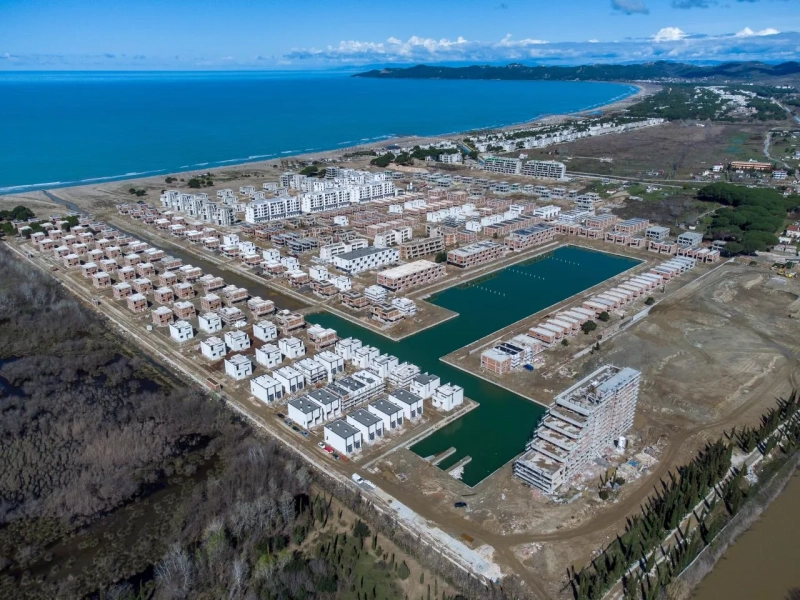 Shitet vile Kompleksi Turquoise Marina, Gjiri i Lalezit, Hamallaj