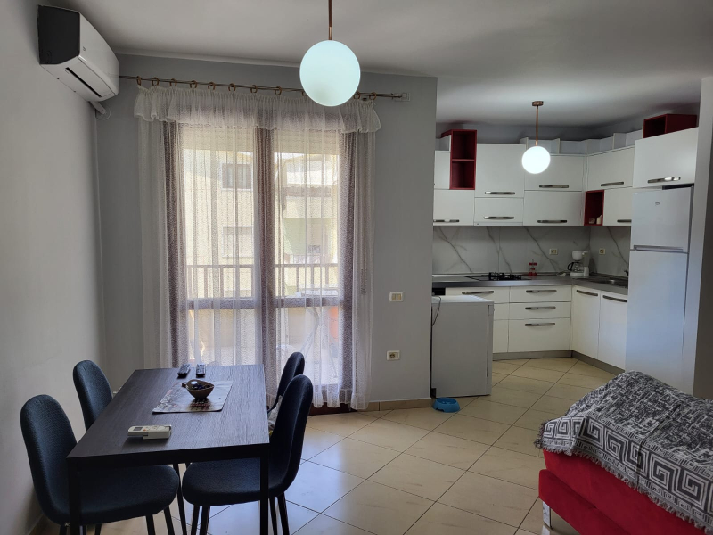 Apartament 2+1 per qira tek Xhamia e Selites