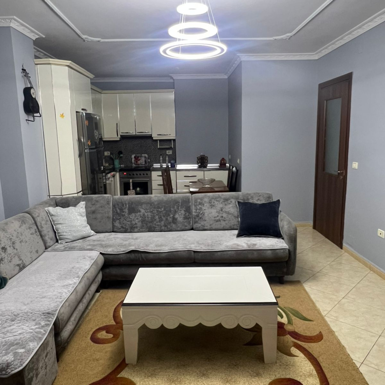 Jepet me qera apartament 1+1 Rruga Jordan Misja,Bulevardi i Ri