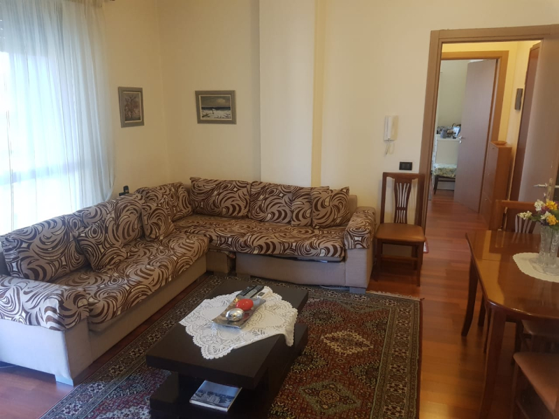 Jepet me qera apartament 1+1 Pazari i RI