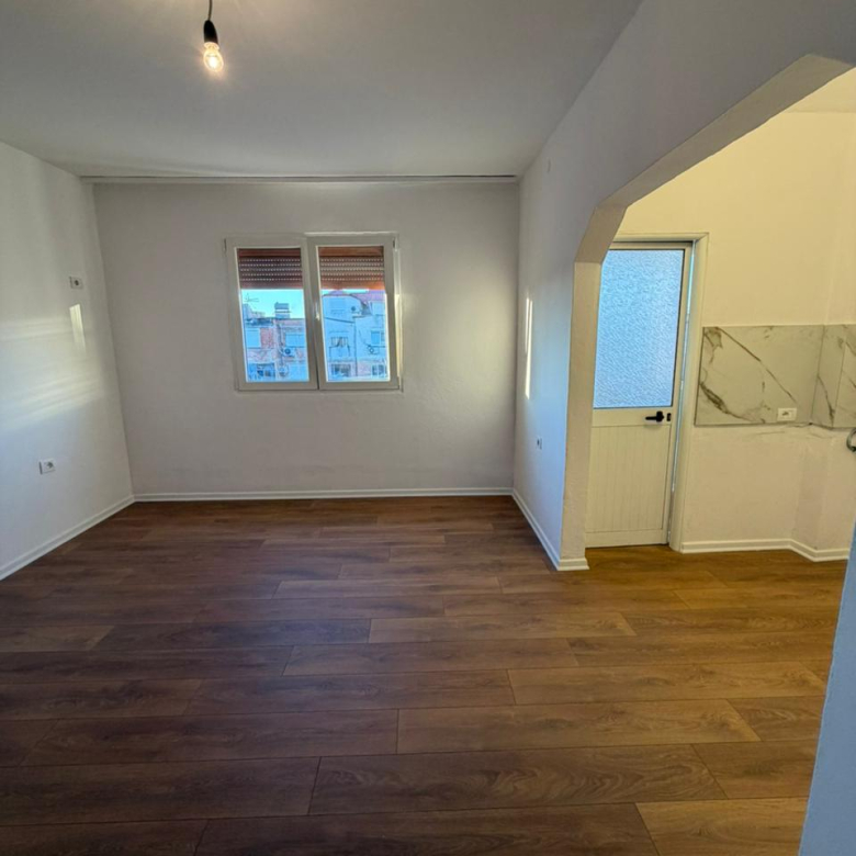 Shitet Apartament 1+1 prane Pediatrise,QSUT