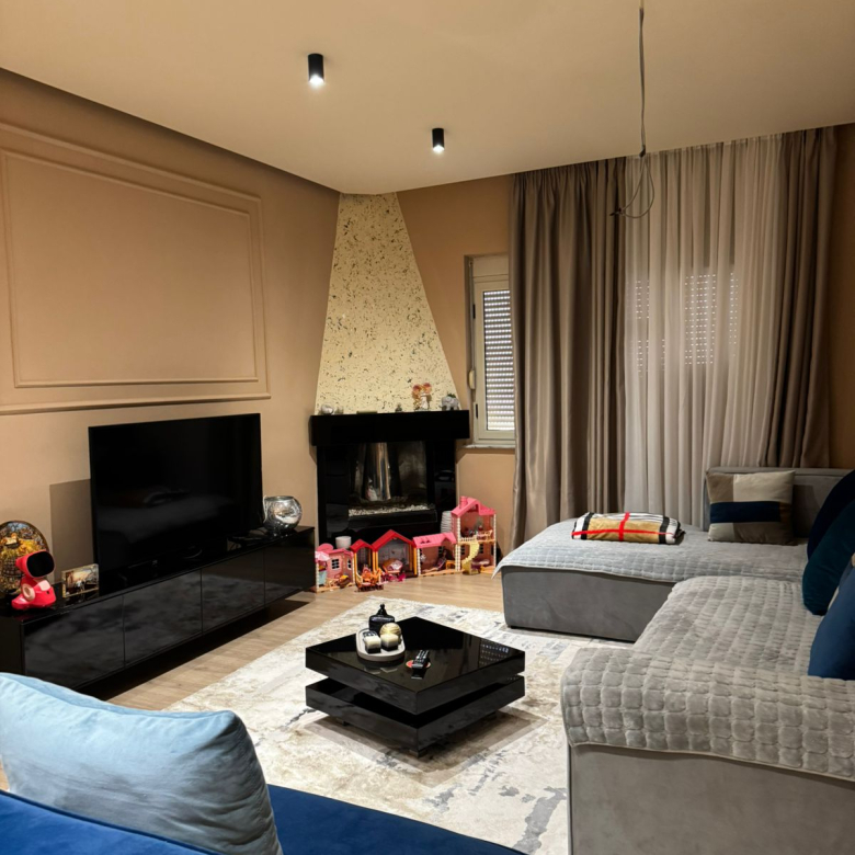 SHITET APARTAMENT DUPLEX ,21 DHJETORI, RRUGA MUHAMET GJOLLESHA