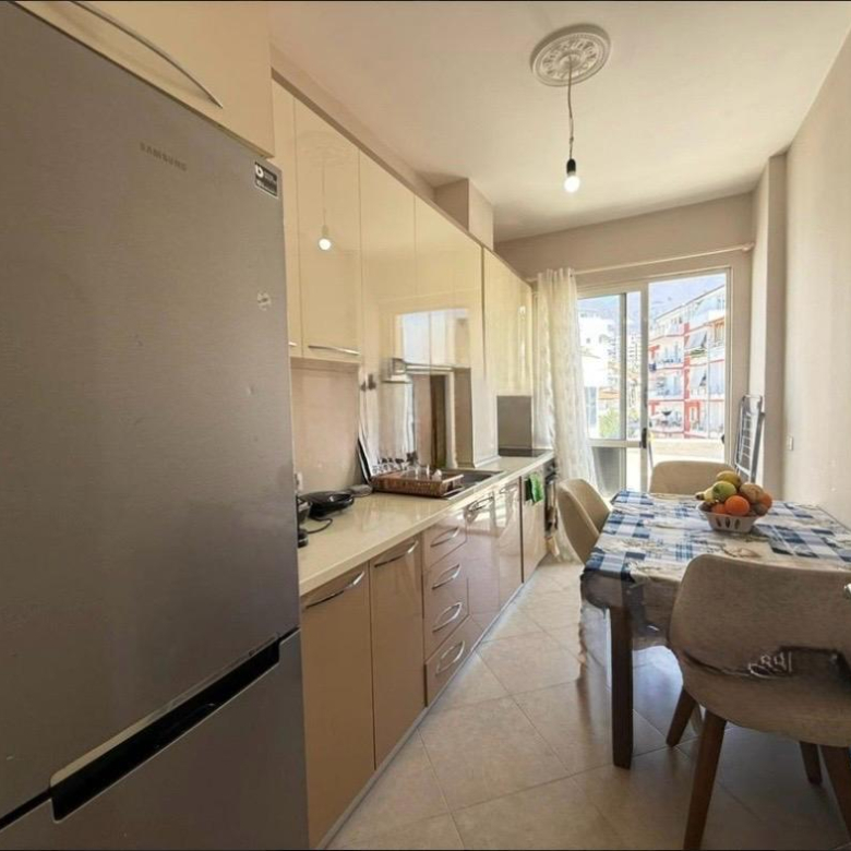 Jepet me qera apartament 1+1,Fresk