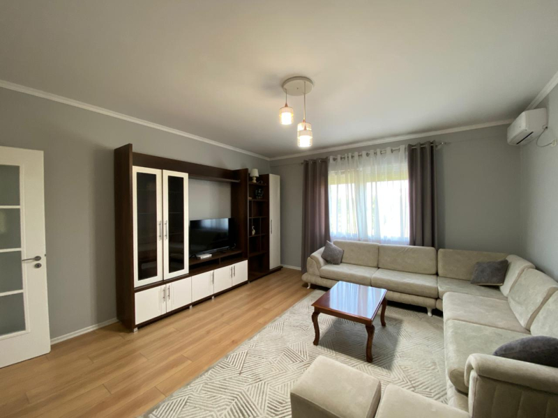 Apartament 2+1+2 per qira tek Kopshti Botanik, Liqeni