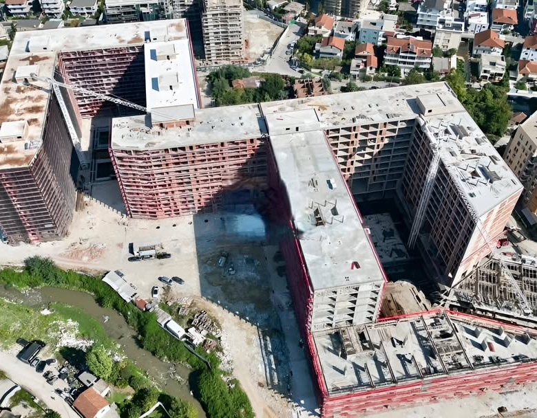 Shitet apartament 3+1 Riverside Residence, pas Globe perballe Kompleksit Delijorgji