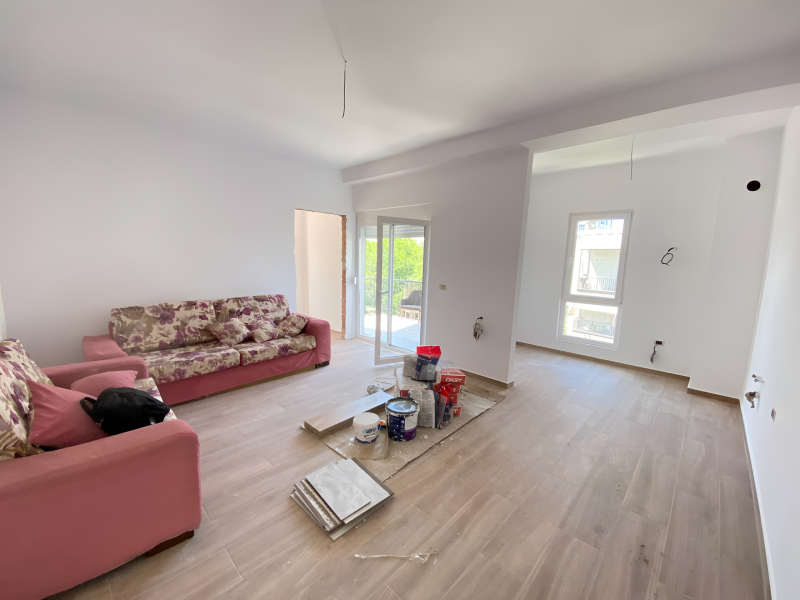 Shitet Apartament 2+1 Prane Spitalit QSUT, Rruga Dibres, Farmacia 10