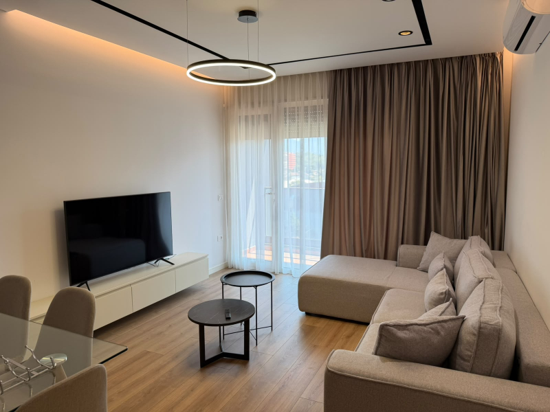 Jepet me qera apartament 1+1+ post parkimi prane Komunes se Parisit, Rruga e Kosovareve