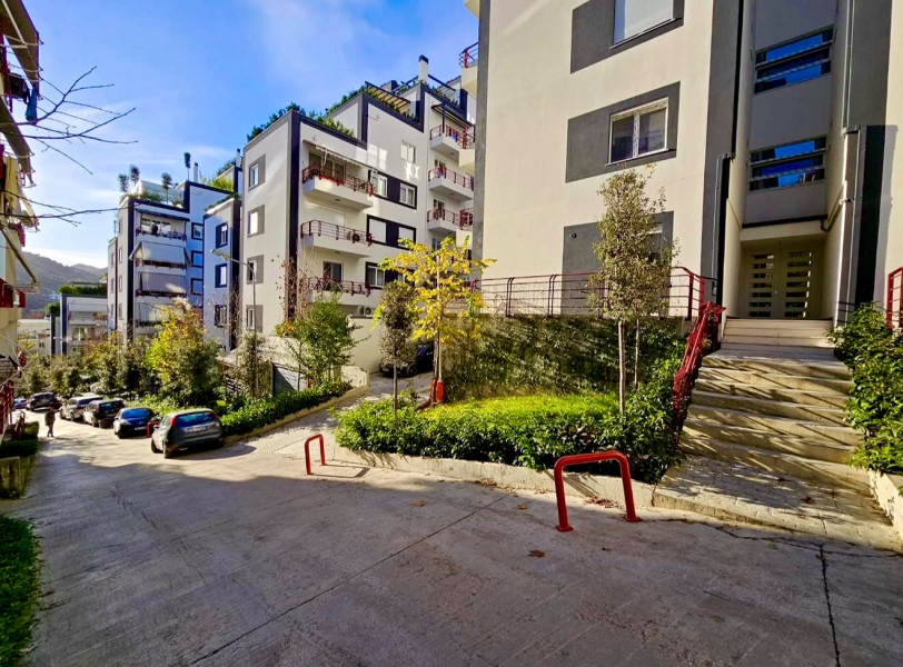 Shitet Apartament 3+1+verande Liqeni i Thate, Kompleksi FZ