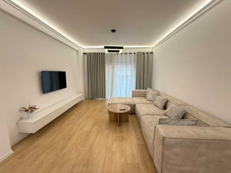 Jepet me qera super apartament 3+1 tek Rruga e Kosovareve